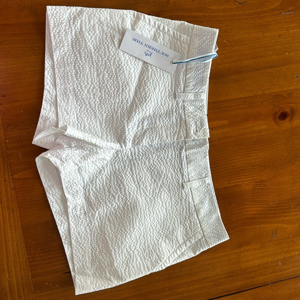 Southern Tide brand new with tags shorts, size 4, white seersucker